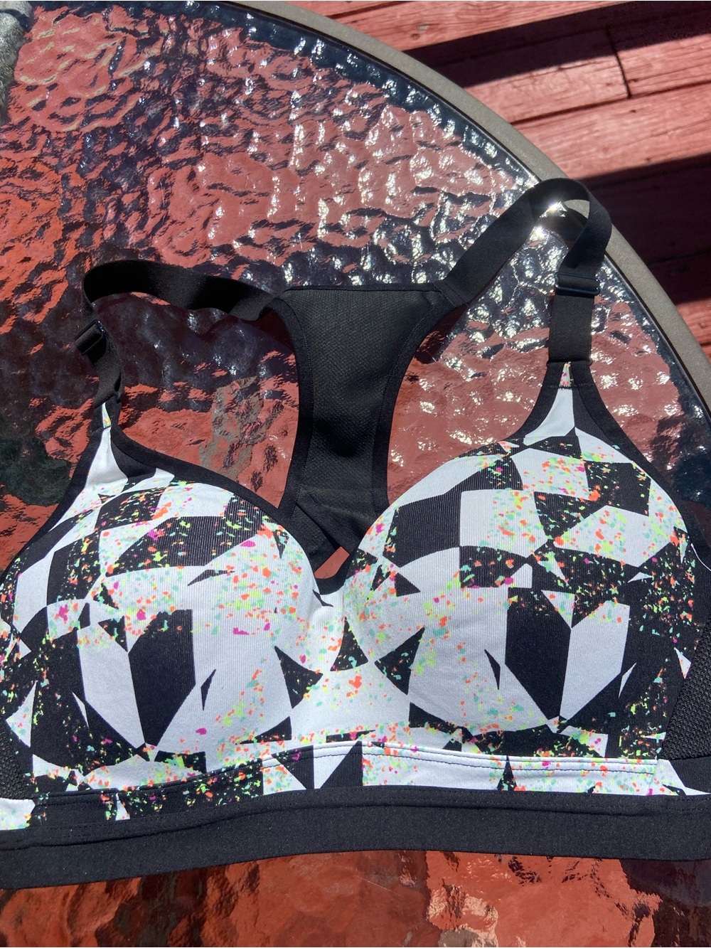 Victoria Sport Abstract Print Sports Bra – Size 32D